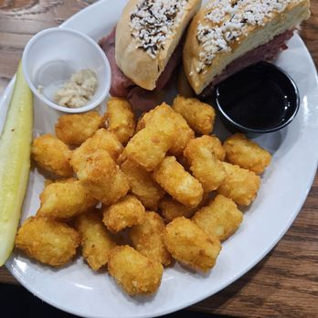 Anchor Bar Leesburg - Beef on Weck - Chicken Wings Near Me - Leesburg, Virginia
