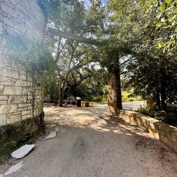 Lady Bird Johnson Wildflower Center - Botanical Gardens Near Me - Austin, Texas