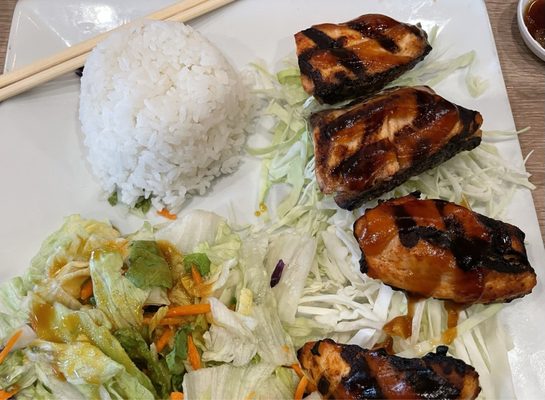 Ugly Tuna Sushi by null