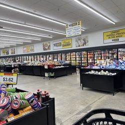 10 Box Cost-Plus-Marrero - A aisle with assorted groceries