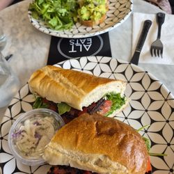 Alt Eats Cafe