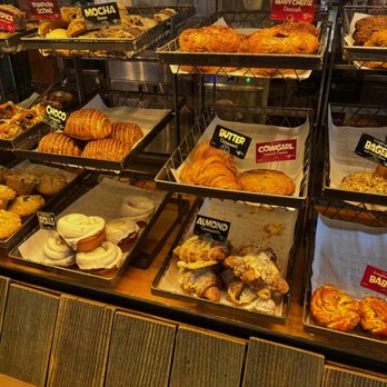 Colectivo Coffee Humboldt Blvd - pastry case - Coffee & Tea Near Me - Milwaukee, Wisconsin Colectivo Coffee Humboldt Blvd - pastry case - Coffee & Tea Near Me - Milwaukee, Wisconsin