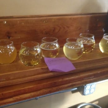 Schilling Cider House - Sampler board - Bars Near Me - Seattle, Washington Schilling Cider House - Sampler board - Bars Near Me - Seattle, Washington
