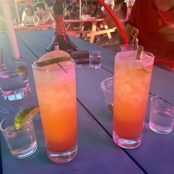 El Camino SA - Drinks shots tequila tasted like water - Food Trucks Near Me - San Antonio, Texas
