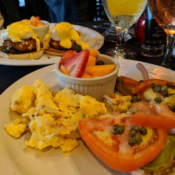Maxine's On Shine - Brunch! Avocado Toast and Eggs Benedict! - New American Near Me - Orlando, Florida