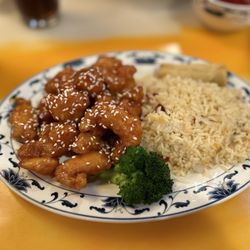 Dragon House - Sesame chicken with pork fried rice