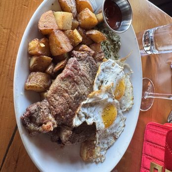 Capo Restaurant - Bars Near Me - Boston, Massachusetts