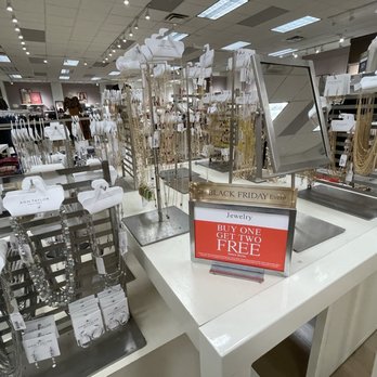 Ann Taylor Factory Store - 11.28.22 - Accessories Near Me - Hanover, Maryland Ann Taylor Factory Store - 11.28.22 - Accessories Near Me - Hanover, Maryland