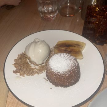 Negroni Bistro & Sushi Bar - Dulce de Leche Lava cake - Sushi Bars Near Me - Miami, Florida