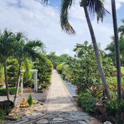 De La Flor Gardens