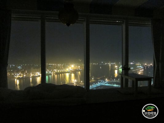 85 Sky Tower by null