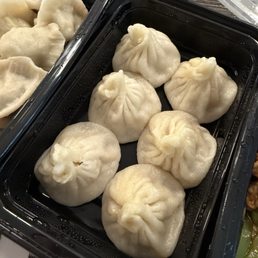 Shanghai Soup Dumpling (6) 灌汤小笼包(Xlb) Shanghai Soup Dumpling (6) 灌汤小笼包(Xlb)