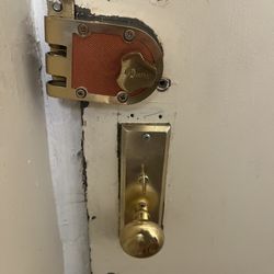 24/7 Emergency Locksmith Service - Customer called us after bed installation he did by himself we came for help and fix the problem in NYC!