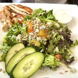 Veggie bleu bliss salad with chicken Veggie bleu bliss salad with chicken