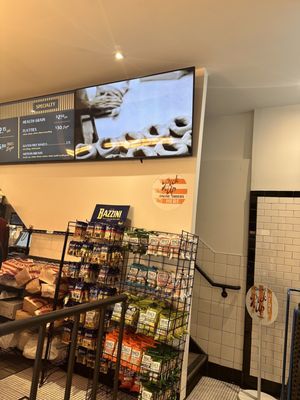 Leo's Bagels by null