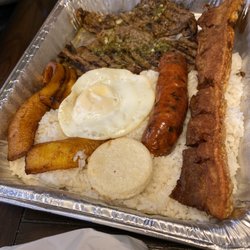 El Buen Sabor Bakery And Restaurant - Bandeja paisa