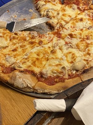 Mineo's Pizza House by null