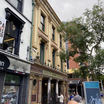 The Crown Liquor Saloon - Pubs Near Me - Belfast, BFS