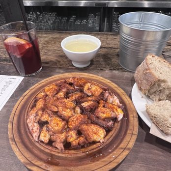 La Pulpería de Victoria - Ración of pulpo a la feira, tinto de verano, bowl of their house white - Spanish Near Me - Madrid, M La Pulpería de Victoria - Ración of pulpo a la feira, tinto de verano, bowl of their house white - Spanish Near Me - Madrid, M