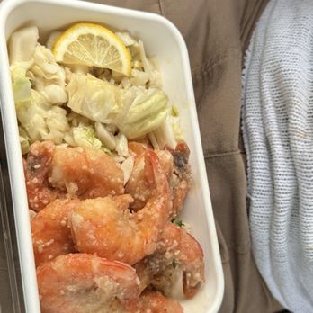 Tin Roof Maui - Garlic shrimp - Hawaiian Near Me - Kahului, Hawaii Tin Roof Maui - Garlic shrimp - Hawaiian Near Me - Kahului, Hawaii