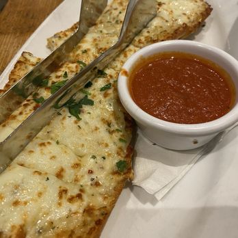 Giordano's - garlic bread and marinara sauce - Pizza Near Me - Chicago, Illinois Giordano's - garlic bread and marinara sauce - Pizza Near Me - Chicago, Illinois