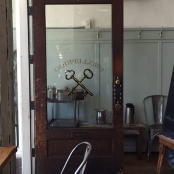 Oddfellows Cafe & Bar - Front door - Breakfast & Brunch Near Me - Seattle, Washington