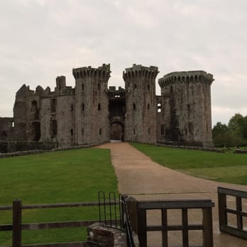 Raglan Castle - Landmarks & Historical Buildings Near Me - Usk, MON