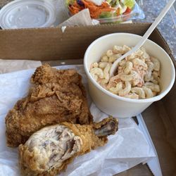 BOMB fried chicken & Mac salad.