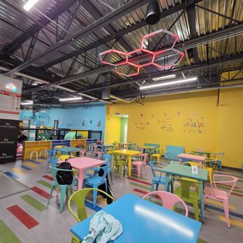 Wonderworld Playzone - Seating - Kids Activities Near Me - Somerset, New Jersey