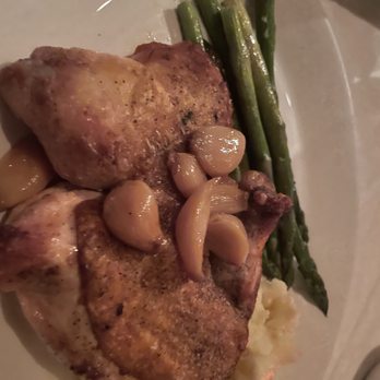 Bis on Main - Crispy Garlic Chicken - New American Near Me - Bellevue, Washington