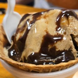 Pangborn Ice cream - Caranel Mochiato with fudge