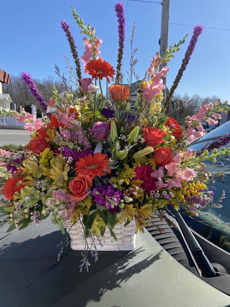 KENNY’S FLOWERS Updated September 2024 19 Photos 22765 Washington