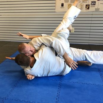 Stevens Defense Academy - Elevator sweep - Martial Arts Near Me - Green Bay, Wisconsin Stevens Defense Academy - Elevator sweep - Martial Arts Near Me - Green Bay, Wisconsin