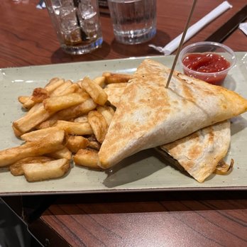 Kelseys Original Roadhouse - Came with very few fries! - Comfort Food Near Me - Scarborough, Ontario