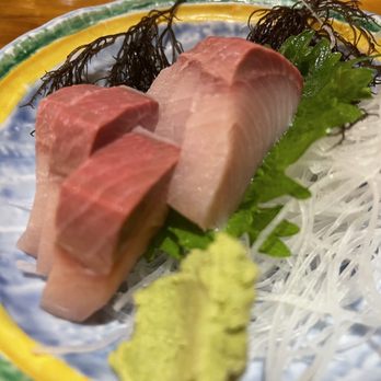 Imanas Tei - Hamachi sashimi - Sushi Bars Near Me - Honolulu, Hawaii