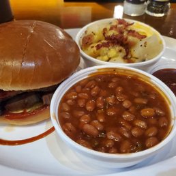 Brisket sandwich with smoked beans and bacon cheesy potatoes Brisket sandwich with smoked beans and bacon cheesy potatoes