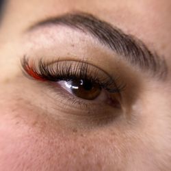 Beauty by Crystal - Volume lash set with a pop of red