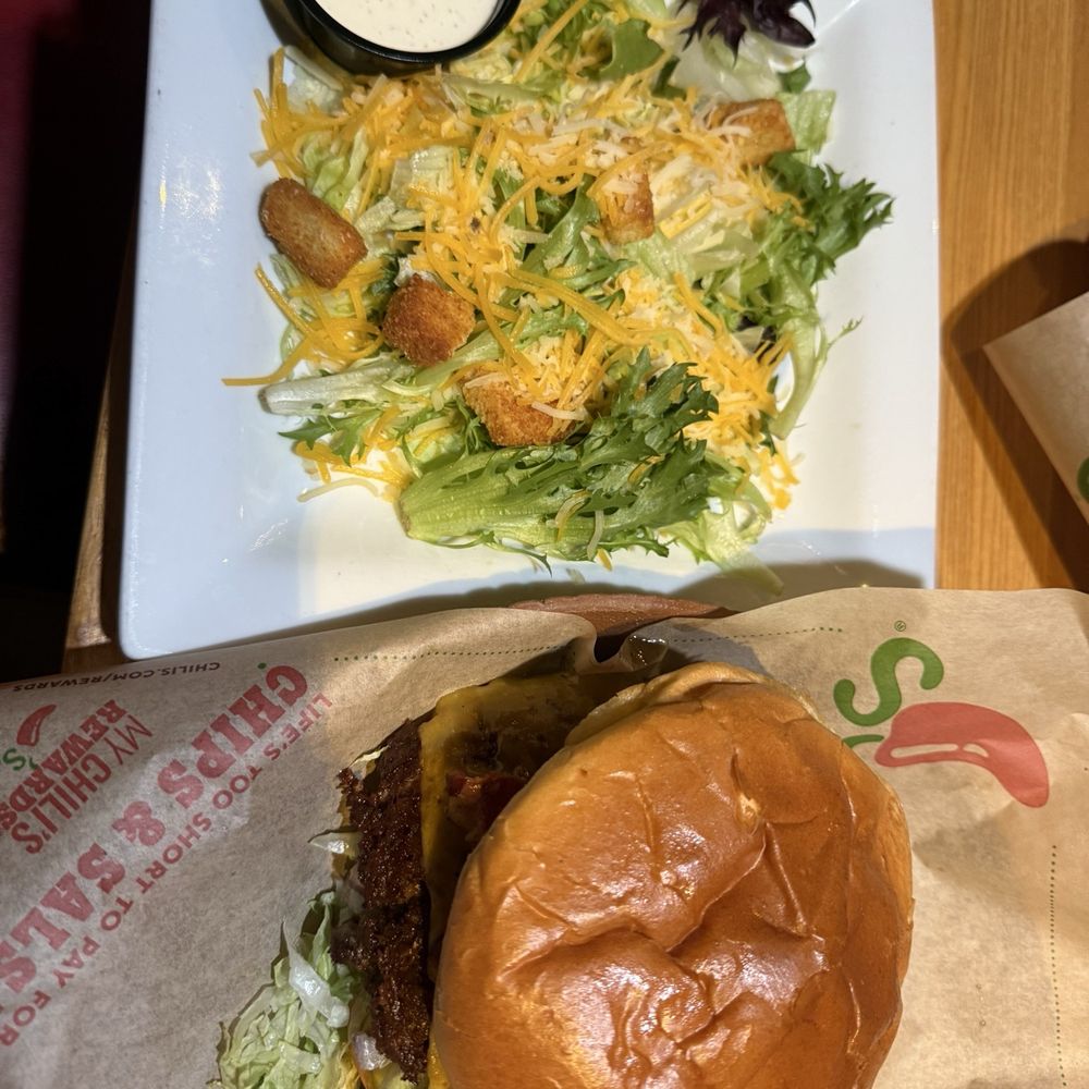 Chili's - Bacon cheeseburger - American Near Me - Aurora, Colorado