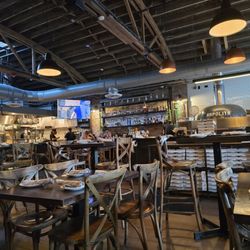 Napolita Pizzeria & Wine Bar - Northbrook - Interior