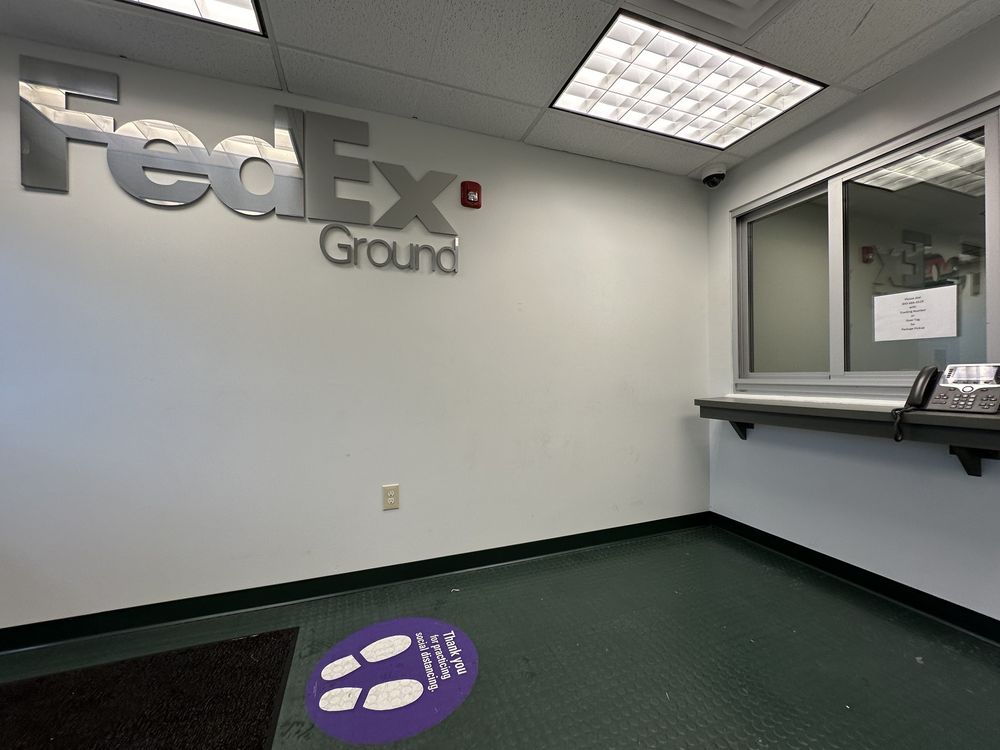 FEDEX GROUND DISTRIBUTION CENTER Updated September 2024 18 Photos