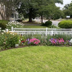 East Main Guest House - Beauty surrounds this home in all directions!
