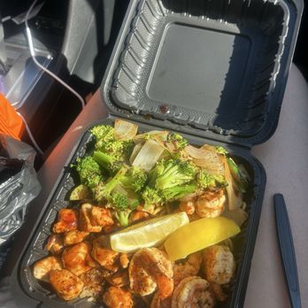 Vanilla Rice Hibachi - Chicken and shrimp plate. So good! Love the lemmon on the side. - Japanese Near Me - Las Vegas, Nevada Vanilla Rice Hibachi - Chicken and shrimp plate. So good! Love the lemmon on the side. - Japanese Near Me - Las Vegas, Nevada
