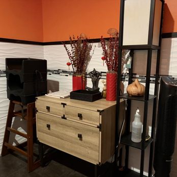 Kigawa Bistro - Bathroom fixtures - Sushi Bars Near Me - San Leandro, California