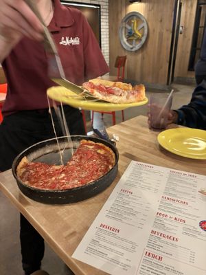 Lou Malnati's Pizzeria by null