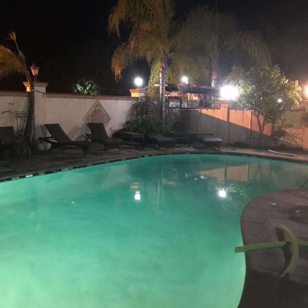 Chantico Inn & Suites - Cozy pool - Hotels Near Me - Ojai, California