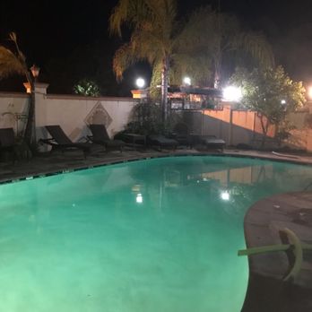 Chantico Inn & Suites - Cozy pool - Hotels Near Me - Ojai, California