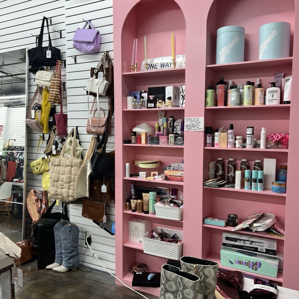 Detoure - Accessories Near Me - Los Angeles, California