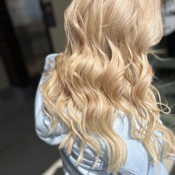 Blushing bombshell - Full highlight and Extentions - Hair Salons Near Me - Huntsville, Alabama Blushing bombshell - Full highlight and Extentions - Hair Salons Near Me - Huntsville, Alabama