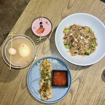 Plantasia Cafe - pad kee mao, dim sum, rose milk, yuzu litchi - Pan Asian Near Me - Ciudad de Mexico, DIF Plantasia Cafe - pad kee mao, dim sum, rose milk, yuzu litchi - Pan Asian Near Me - Ciudad de Mexico, DIF