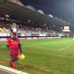 Stade Aime Giral - The Catalan donkey goes around the stadium while the supporters sing l'Estaca with the lyrics on the big screen